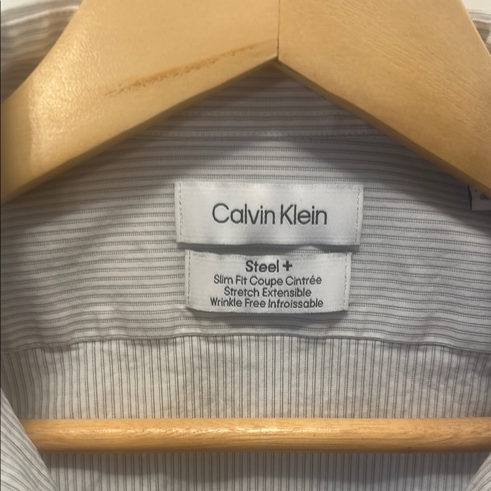 Calvin Klein Men’s White Casual Button Down Shirt - Picture 2 of 5